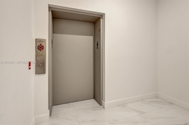 Building Photo - 17550 Collins Ave