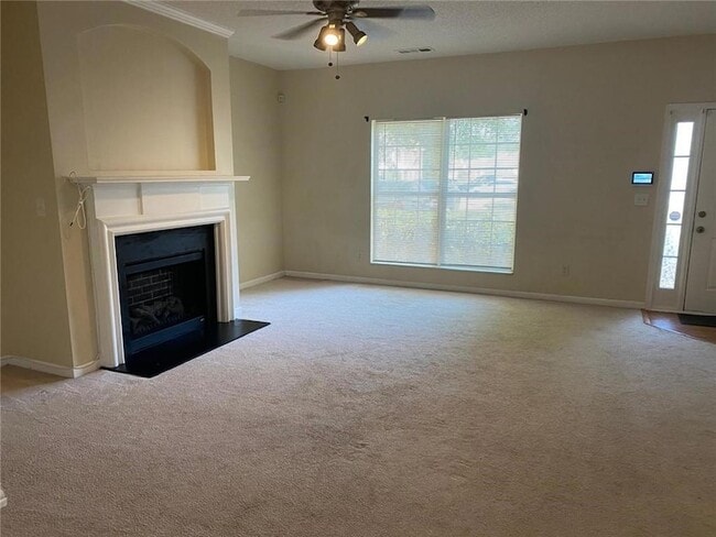 Building Photo - 2858 Parkway Close