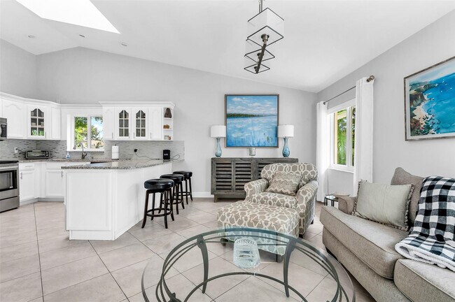 Building Photo - 7641 W Country Club Blvd