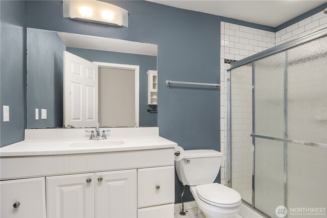 Building Photo - 5Bd/2Ba Shoreline House