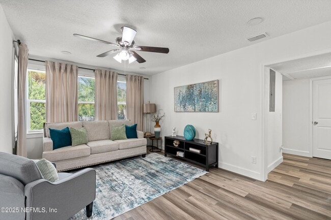 Building Photo - 805 Garth Ave