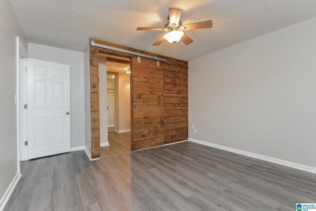Building Photo - 155 Lake Country Dr