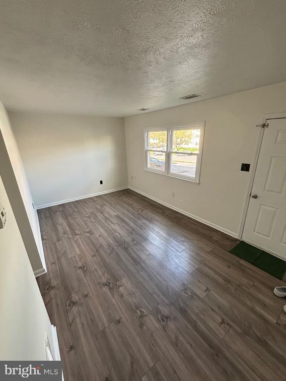 Building Photo - 109 Ash Hollow Dr