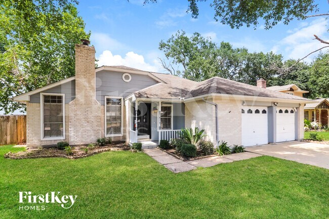 Building Photo - 15422 Pebble Lake Dr