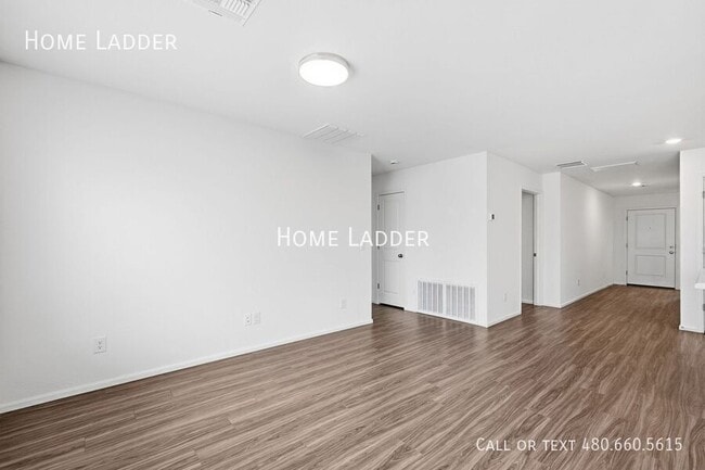 Building Photo - 1360 W Inca Dr