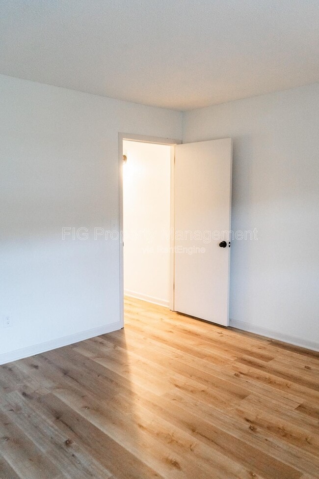 Building Photo - 3120 E Governor John Sevier Hwy