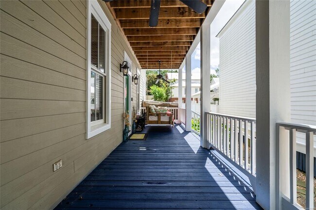Building Photo - 48 Bright Spot St