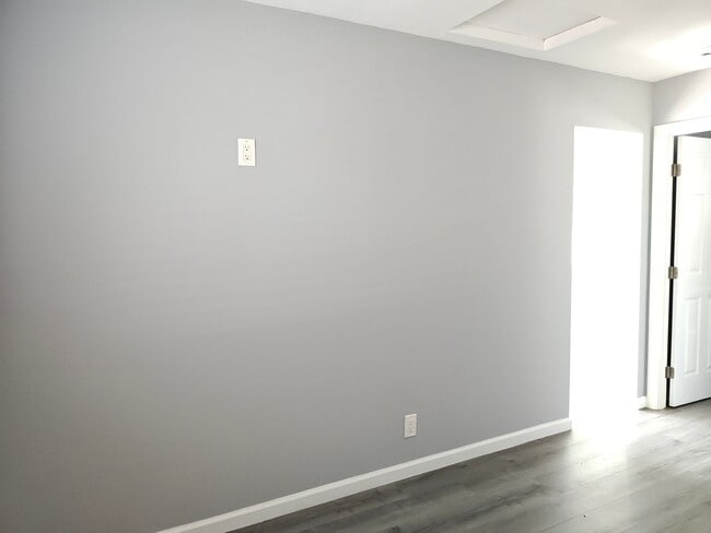 Building Photo - 1 Bedroom 1 Bath Studio For Rent in City H...