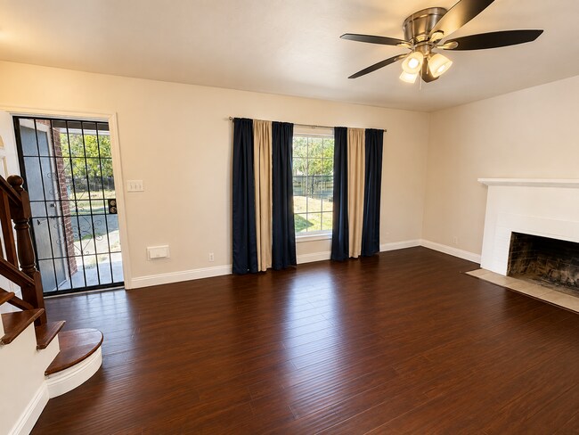 Building Photo - 546 El Camino Ave