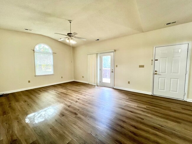 Building Photo - Condo Living in Beaver Creek!