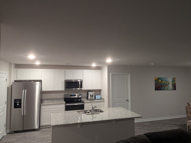 Building Photo - 4521 East Coast Ln