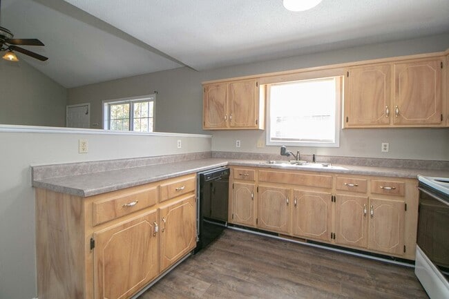 Building Photo - 2009 Timberline Cir