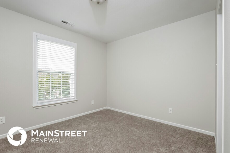 Building Photo - 753 Runningbrook Ln