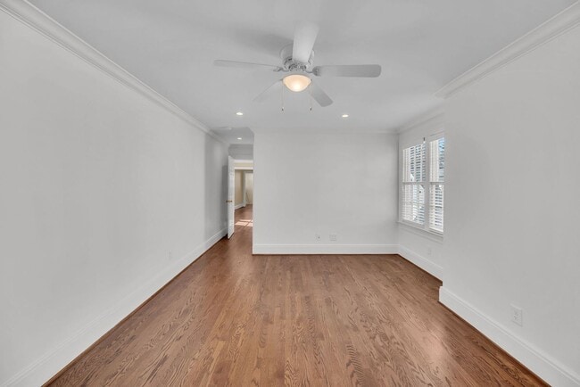 Building Photo - Luxury unfurnished 4BR/4.5BA Tudor in Belle Meade Links.