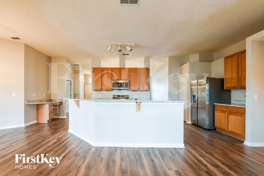 Building Photo - 2411 Dumas Dr