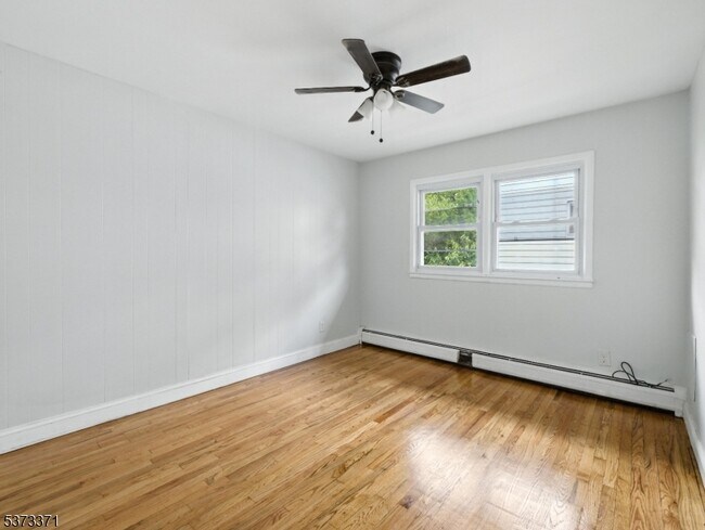 Building Photo - 46 Tichenor Terrace