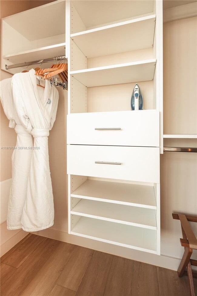 Building Photo - 275 SW 6th St