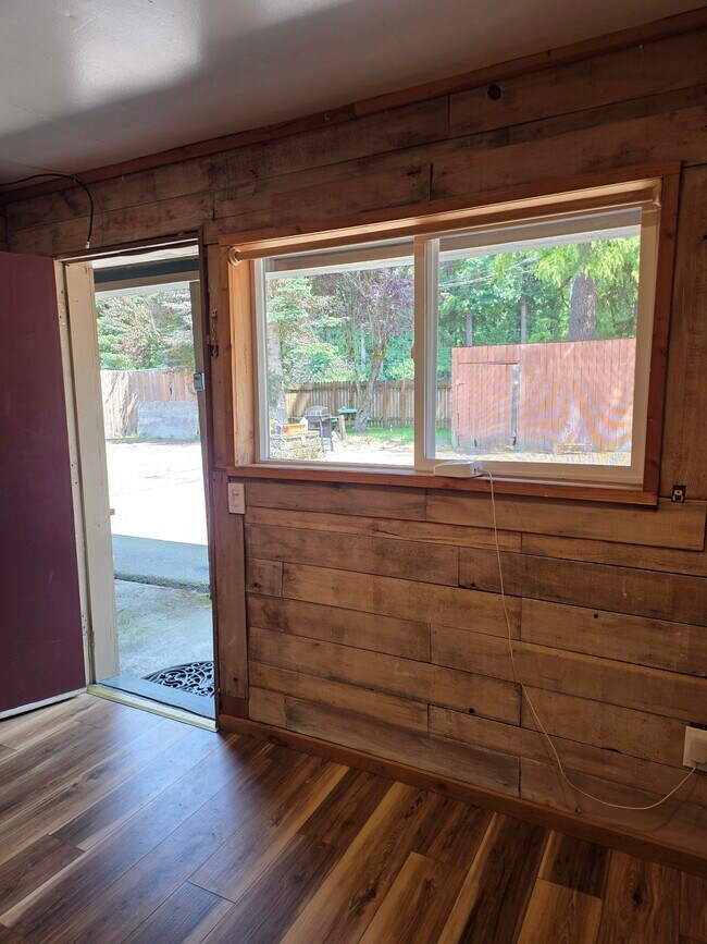 Building Photo - 61716 East Hwy 26 Cabin #6