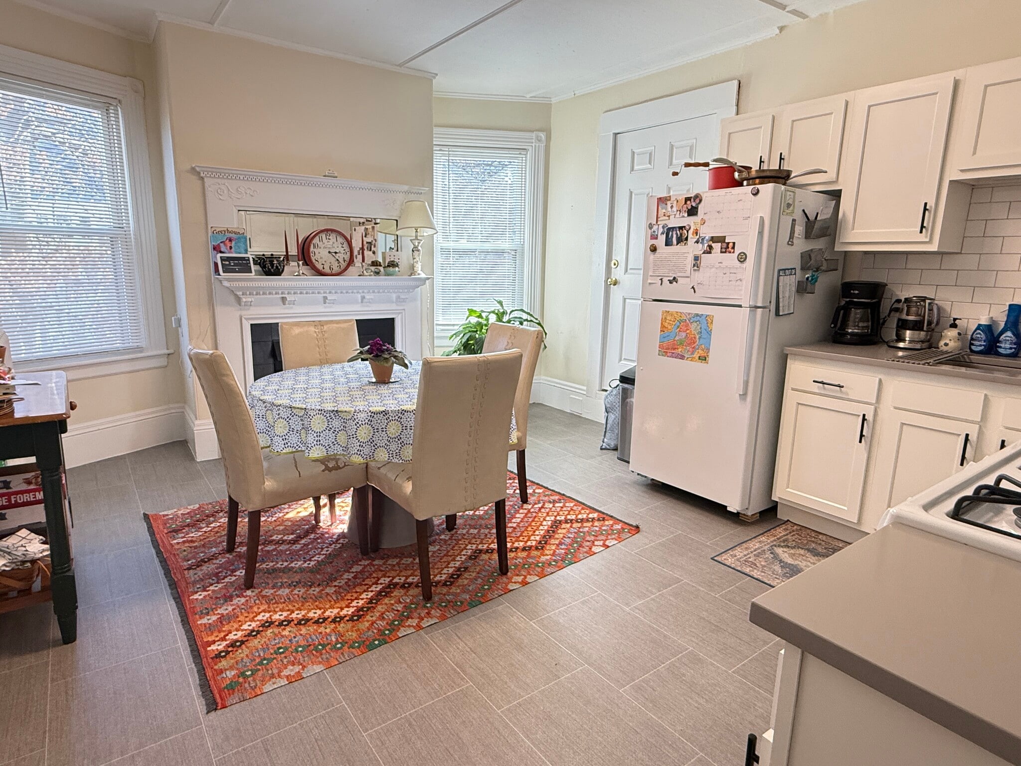 Building Photo - 162 Babcock St