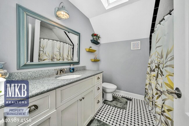 Building Photo - 7621 Nandina Dr