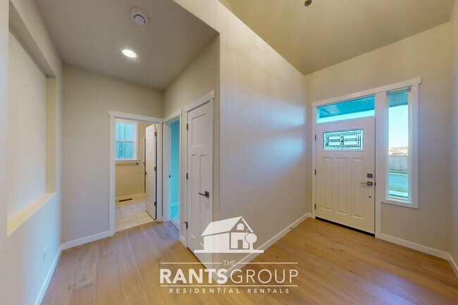 Building Photo - Brand New Home! Beautiful Steilacoom Ridge Home! Easy freeway access!