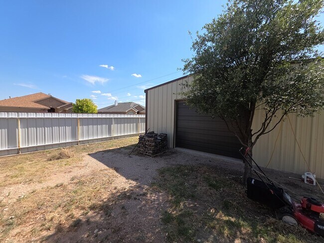 Building Photo - 9701 Desert Ave