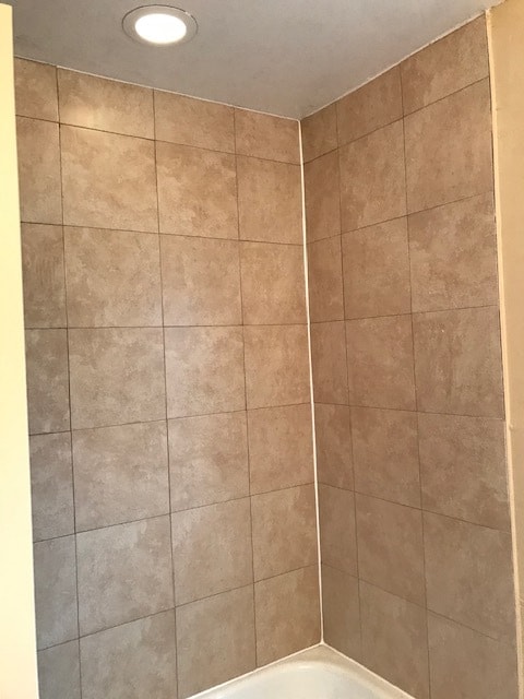 2nd Shower - 4056 Bolinas Ct