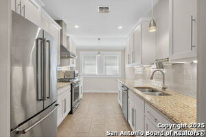 Building Photo - 322 Carnahan St