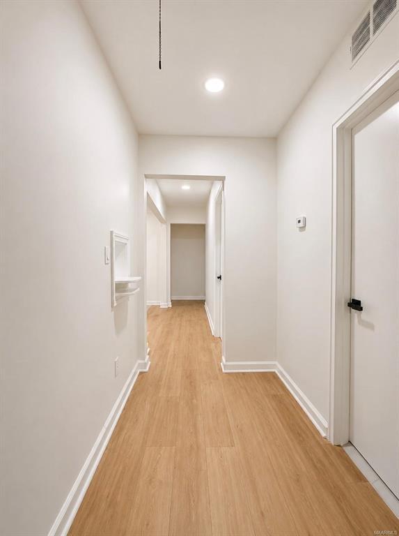 Building Photo - 3556 N Wareingwood Dr