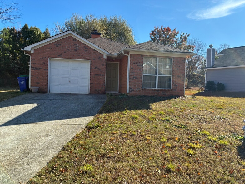 Building Photo - Room in House on Klondike River Rd