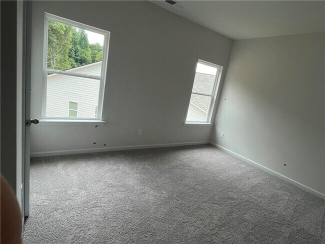 Building Photo - 170 Marion Dr