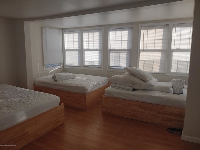 Building Photo - 24 Franklin Ave