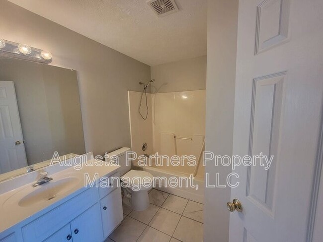 Building Photo - 920 Cammaron Way