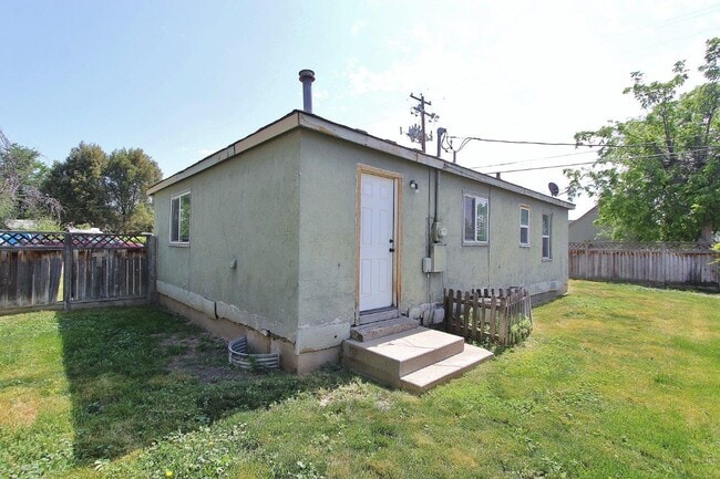 Building Photo - 1311 4th St N