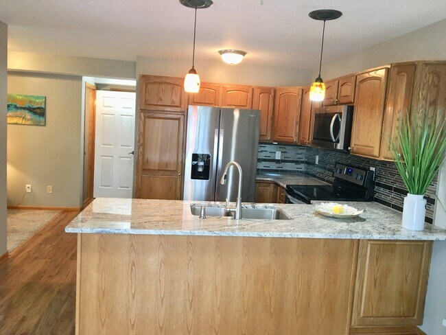 Building Photo - 5306 Meadowlark Ln