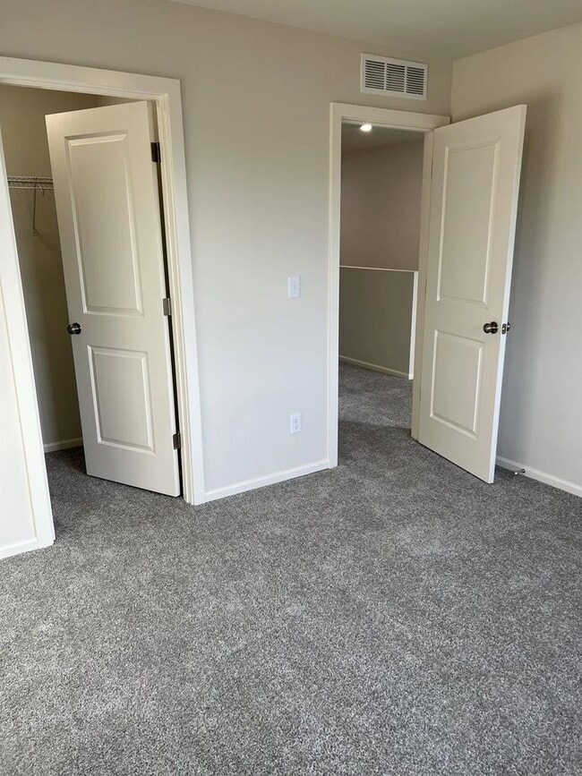 Building Photo - Enormous Two-Story Home- Available January 9th