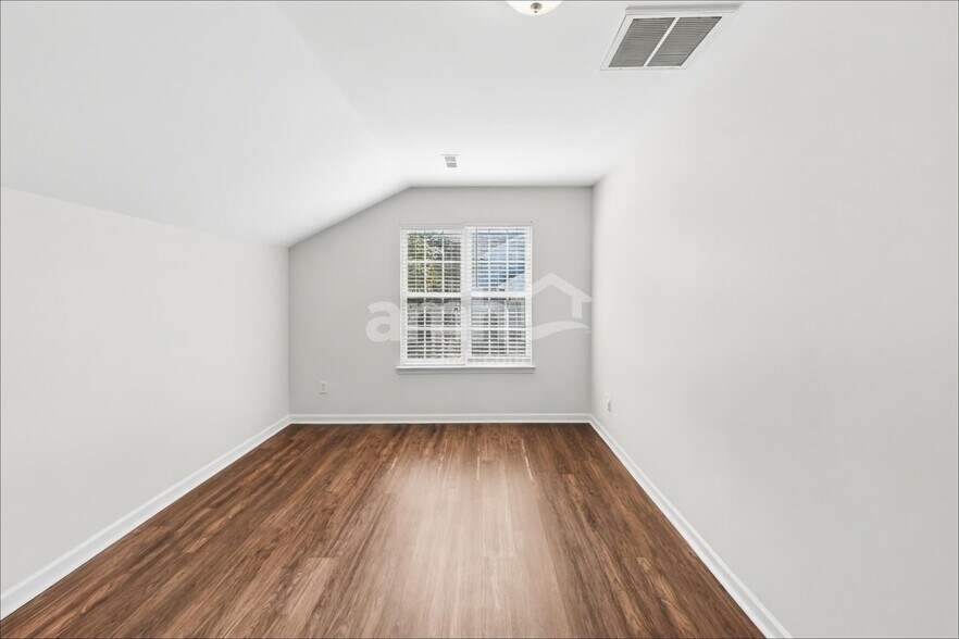 Building Photo - 1202 Haden Dr