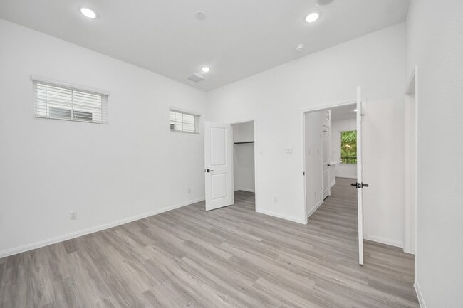 Building Photo - 5103 Mallow St