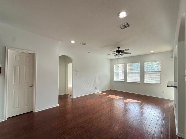 Building Photo - 2814 Ridgeglen Ln