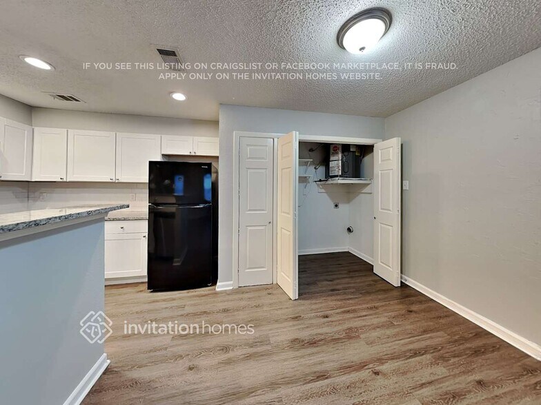 Building Photo - 2036 Pheasant Dr