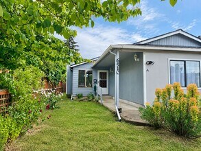 Building Photo - Pardee Duplex (A &amp; B)