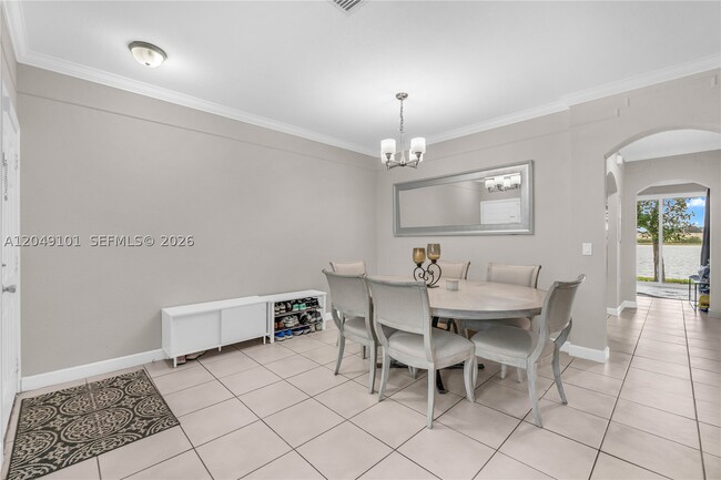 Building Photo - 4015 SW 156th Ave