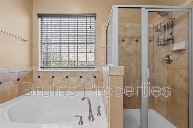 Building Photo - 1814 Castle Gate Ct