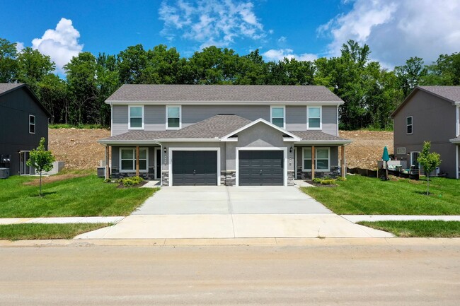 Building Photo - 3 bedroom Townhome Newly Constructed