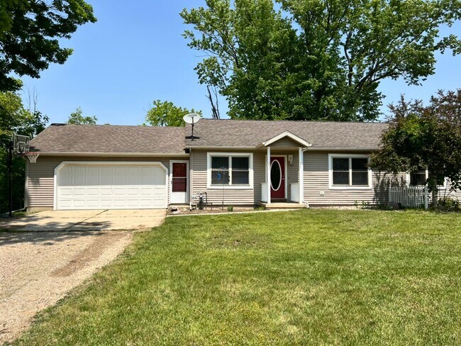 Building Photo - Spacious 3BR Duplex with Finished Basement & 2-Car Garage in Otsego
