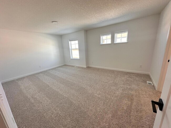 Building Photo - 5279 Long Pointe Pass