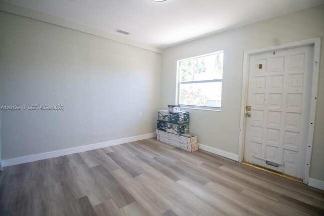 Building Photo - 5860 SW 9th St