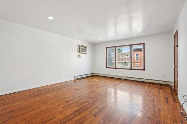 Building Photo - 105 Beacon Ave