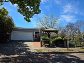 Building Photo - 437 Korbel Pl