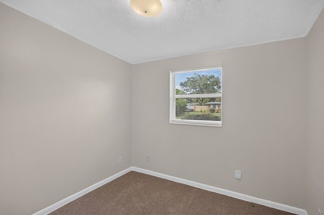 Building Photo - 87 Saratoga Cir S